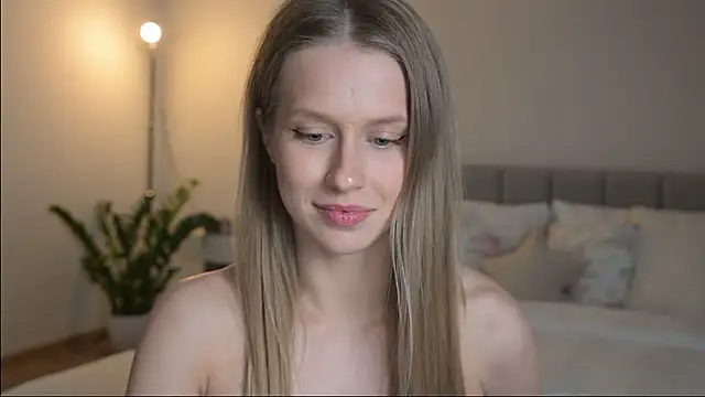 Watch ella_twinkl live on EroticFlix - High definition streams