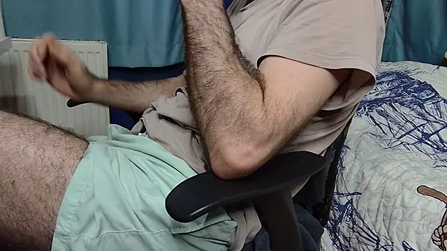 hairybearcb live cam on StripChat