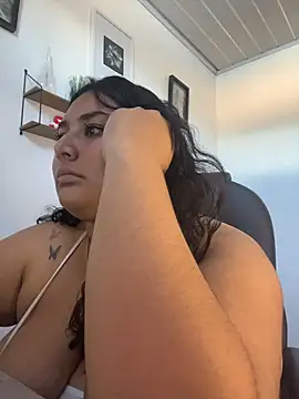 Nicky-222 webcam