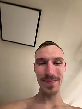 TheMaskShow webcam