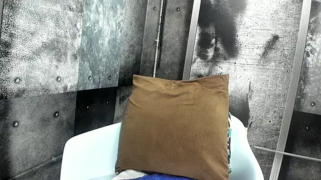 Gury_tattoo webcam