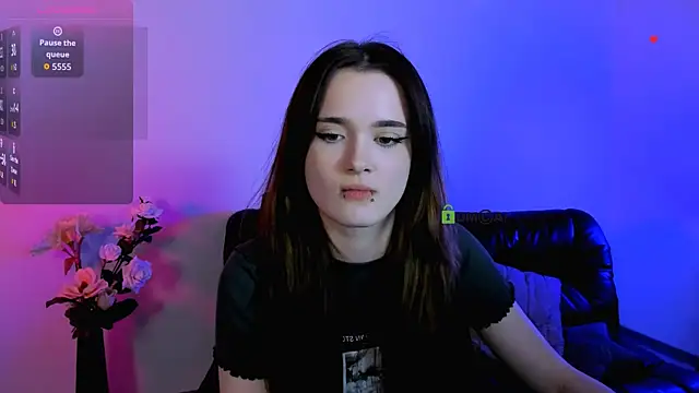 liana_kisses webcam