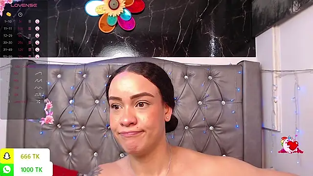 LAILAGUMMY webcam