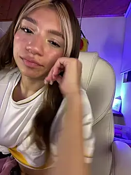 Watch Isabella18_pink live on EroticFlix - High definition streams