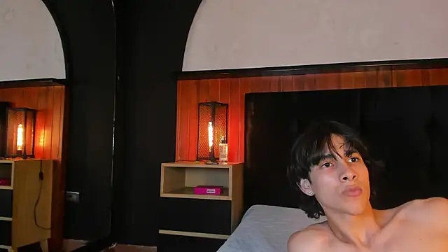Cheys_Mast live sex cam