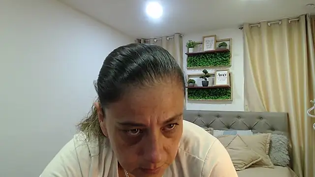sasi_luna webcam