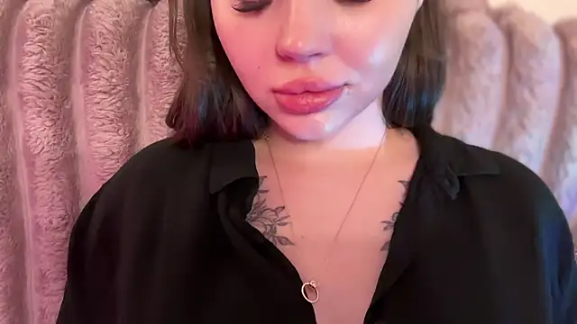 AlmaryKim webcam