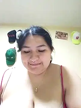 LauraHorny69 webcam