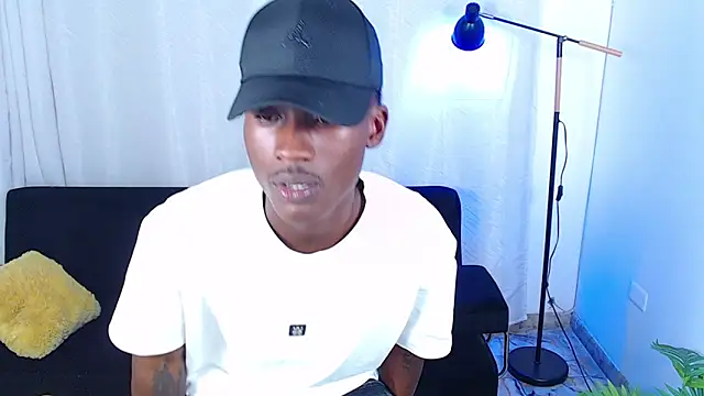 alexaandro18 webcam