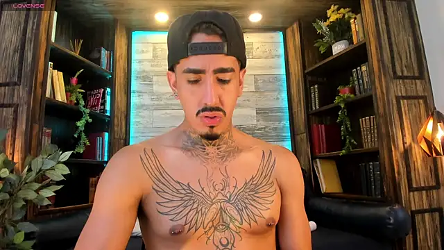 Donovan_Desmond webcam