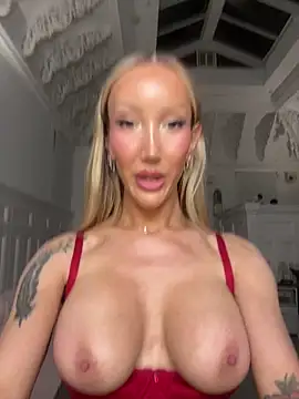 Allana29