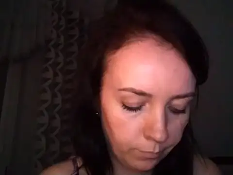JenniferAlone webcam