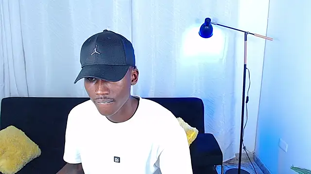 alexaandro18 webcam