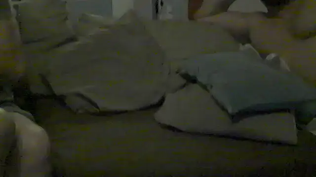 sapessi3 live cam on StripChat
