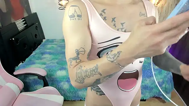 queenramoona-hot webcam