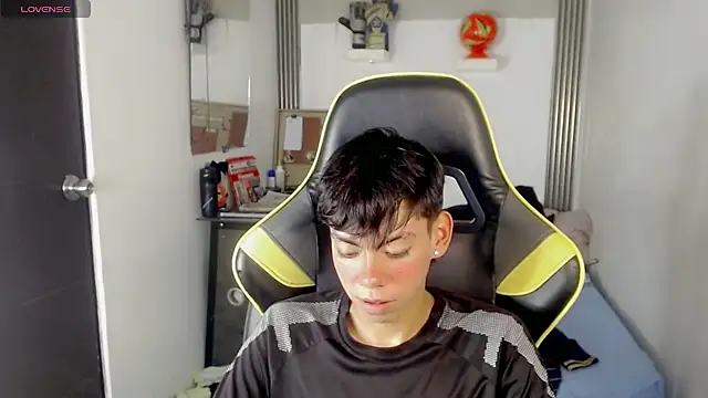 liarr_ (M twink) - naked