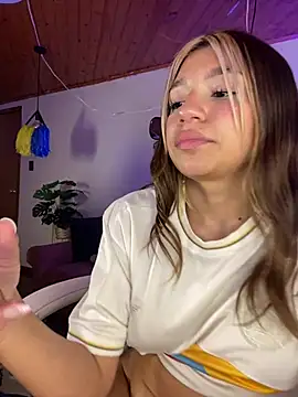 Isabella18_pink webcam