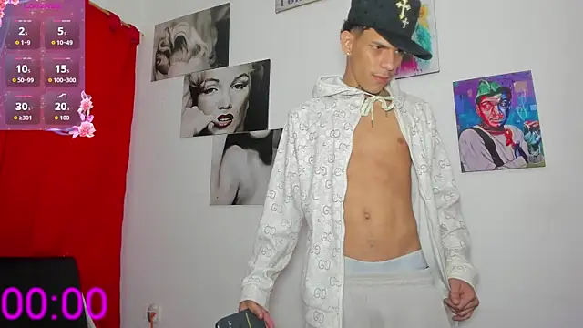 big_hot_boy_ live cam on StripChat