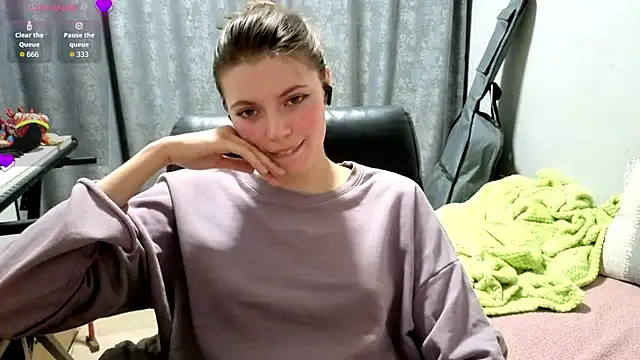 Watch CutieAnny live on EroticFlix - High definition streams