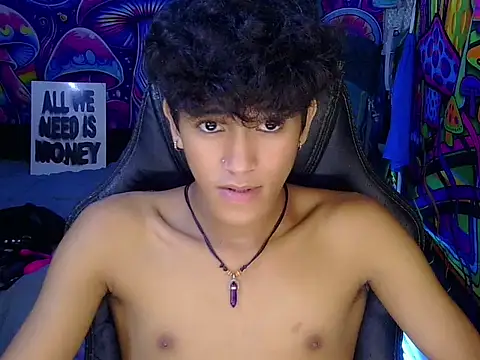 hugekenbigcock live cam on StripChat