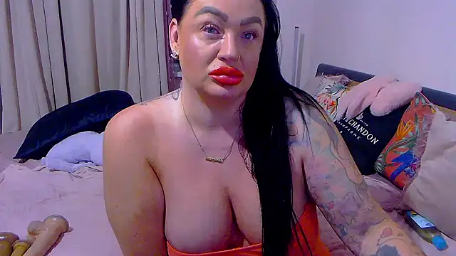 BustyVicky webcam
