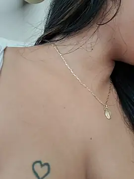 Watch Jenifer_em live on EroticFlix - High definition streams