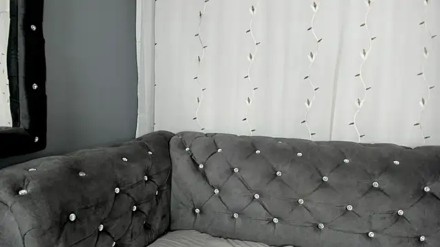 zoe_queens - Zoe_Queens's free webcam - UK Sex Cams