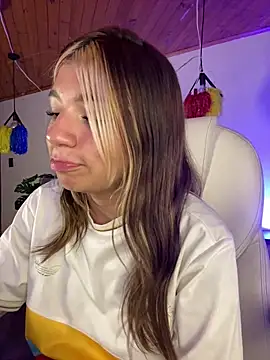 Isabella18_pink webcam