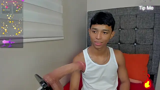 Little_Twink19x webcam