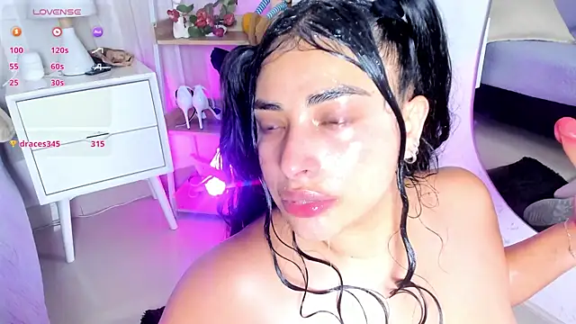 Emilybta webcam