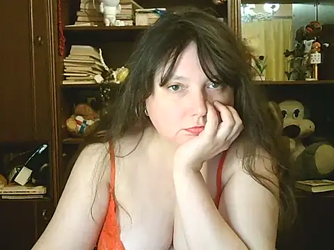 CarrieQPeach webcam