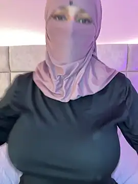 _nadiaa (F young) - slaps on the breasts 5 times🥥🖐