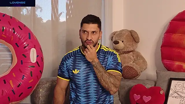 Seth_Vegaa live cam on StripChat