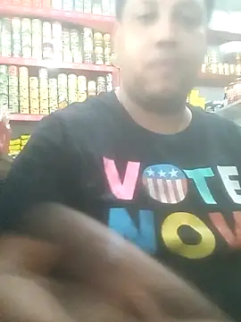 BustlingShirt webcam