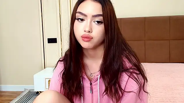 maddie_perezz live cam on StripChat