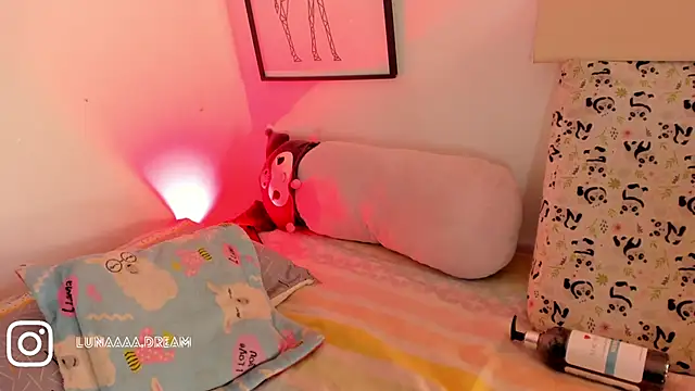 Watch princessluna_19 live on EroticFlix - High definition streams