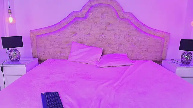 ZenyaVirelli webcam