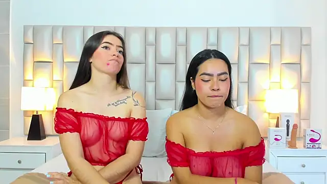 paola_katy_dicks