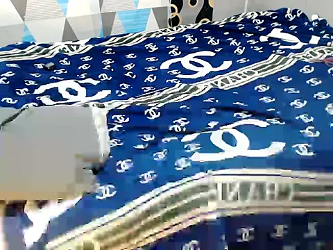 Trish_CurveCock webcam