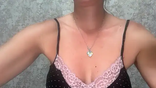 Angelinaa19 webcam
