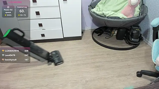 Yoonhee_ki live cam on StripChat