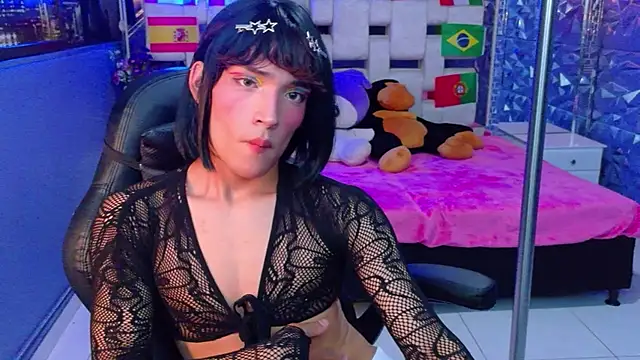 AlecciaNova live cam on StripChat