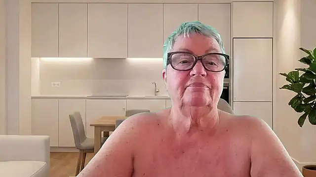 Mystery-Grandmother webcam