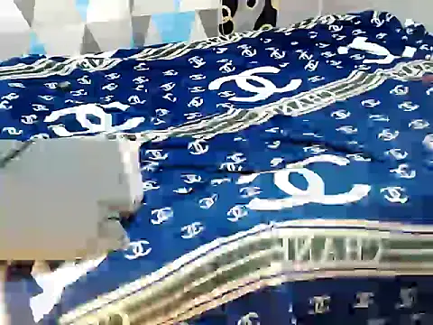 Trish_CurveCock webcam