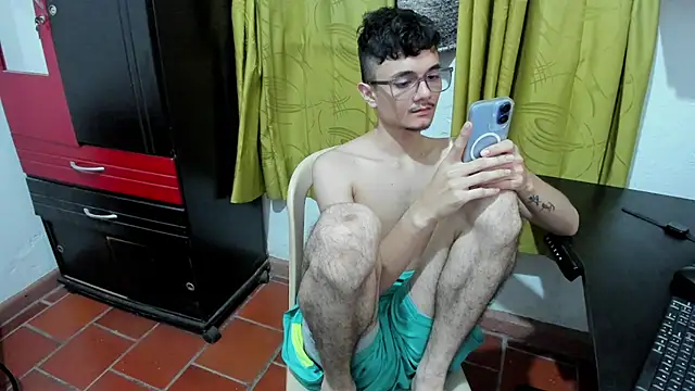 Waturox live cam on StripChat