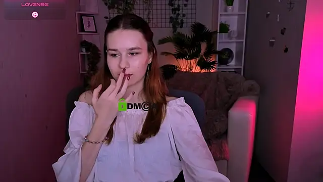 angie_foxy1 live cam on StripChat