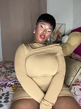 QUEEN_NOBUHLE_FEMDOM_777 webcam