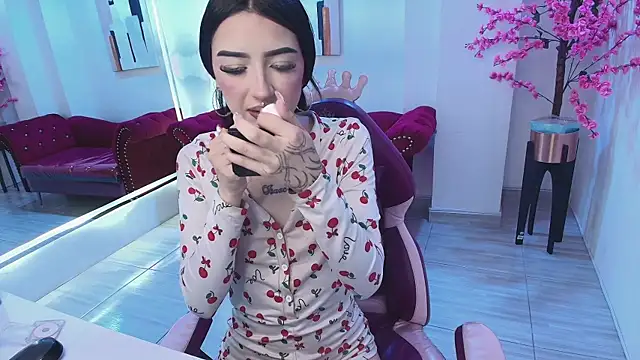 Emily_andrews