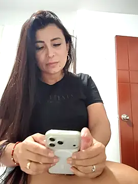 mia_mancinii live cam on StripChat