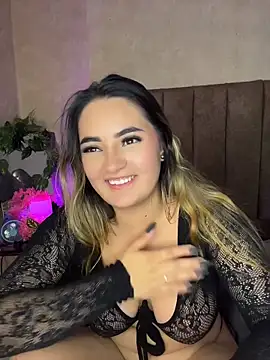 Antonella_Juliet... Live Webcam on Stripchat